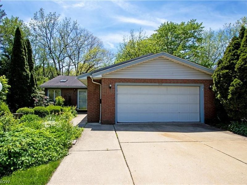 588 Forest Creek Drive, Wooster, OH 44691 Photo 2