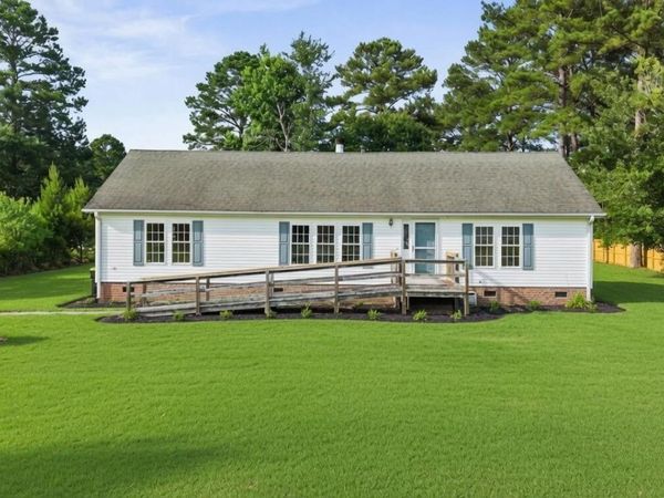 195 Bellhammon Forest Drive, Rocky Point, NC 28457
