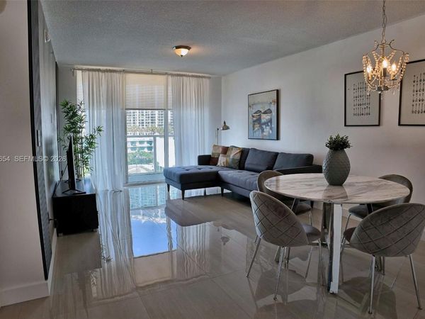 31 SE 5th St, Unit 1203, Miami, FL 33131