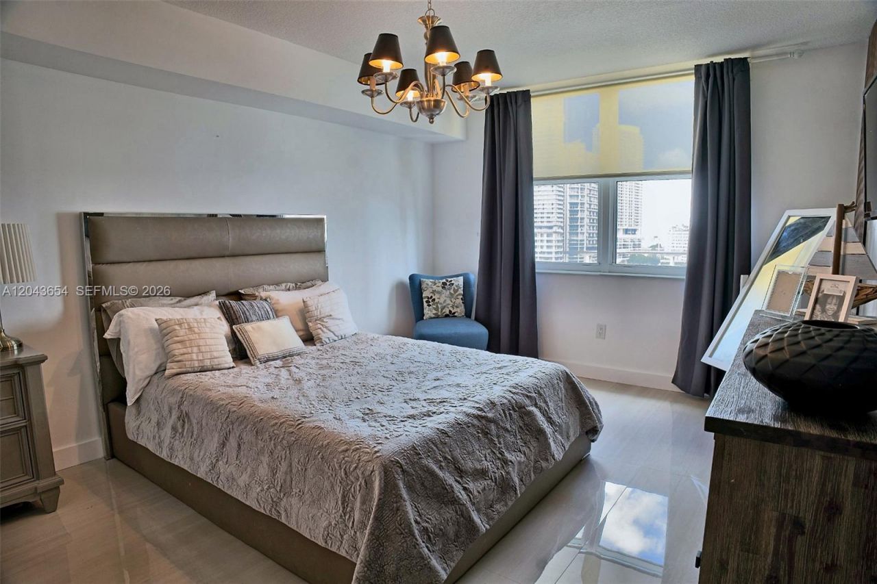31 SE 5th, Unit 1203, Miami, FL 33131 Photo
