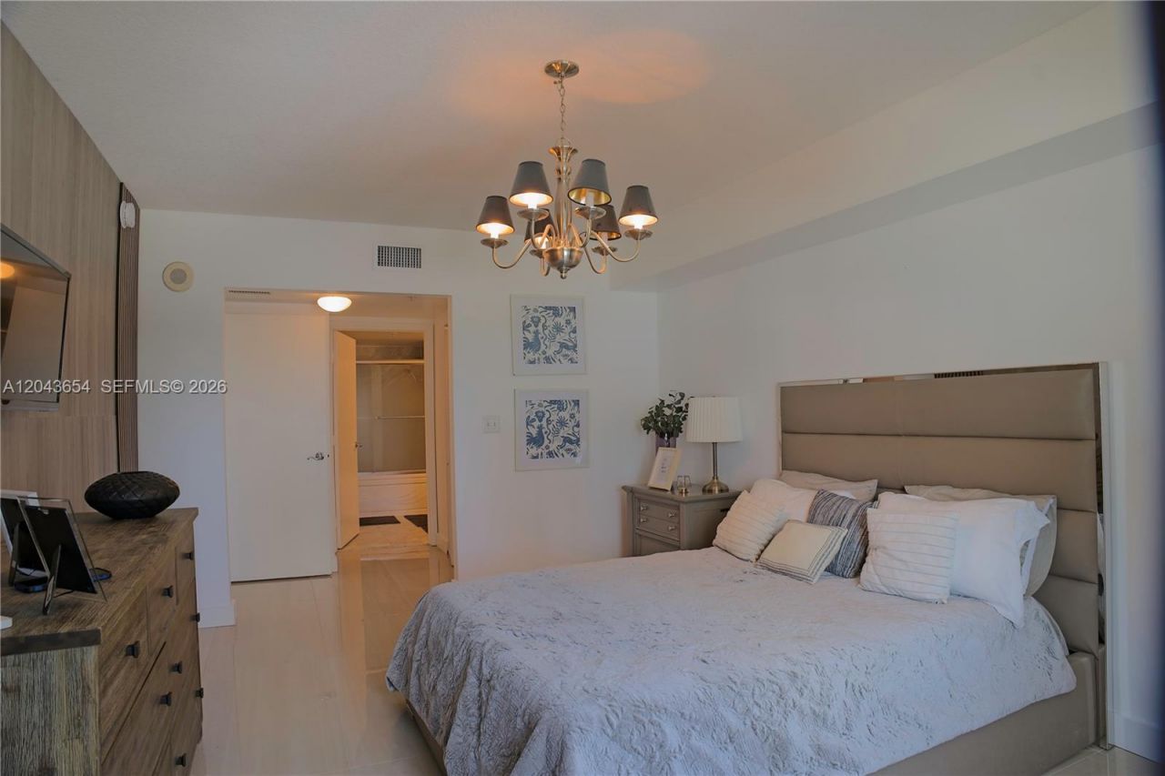 31 SE 5th, Unit 1203, Miami, FL 33131 Photo