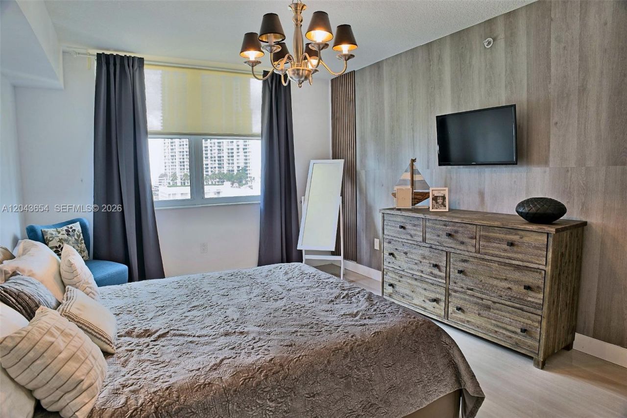 31 SE 5th, Unit 1203, Miami, FL 33131 Photo