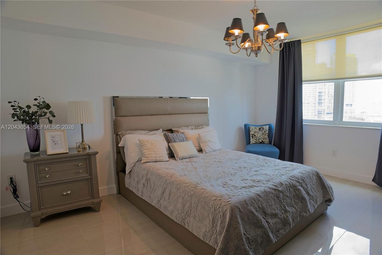31 SE 5th, Unit 1203, Miami, FL 33131 Photo