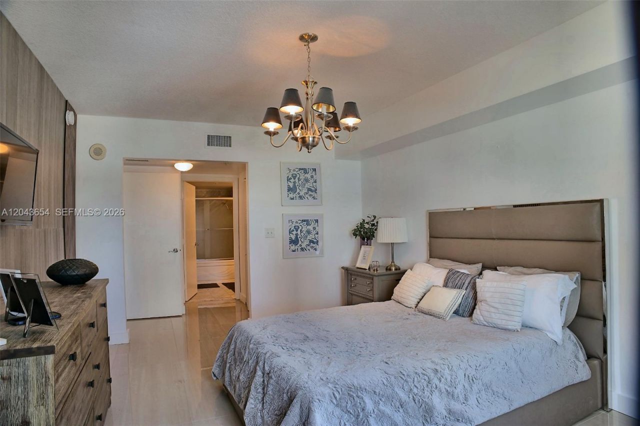 31 SE 5th, Unit 1203, Miami, FL 33131 Photo