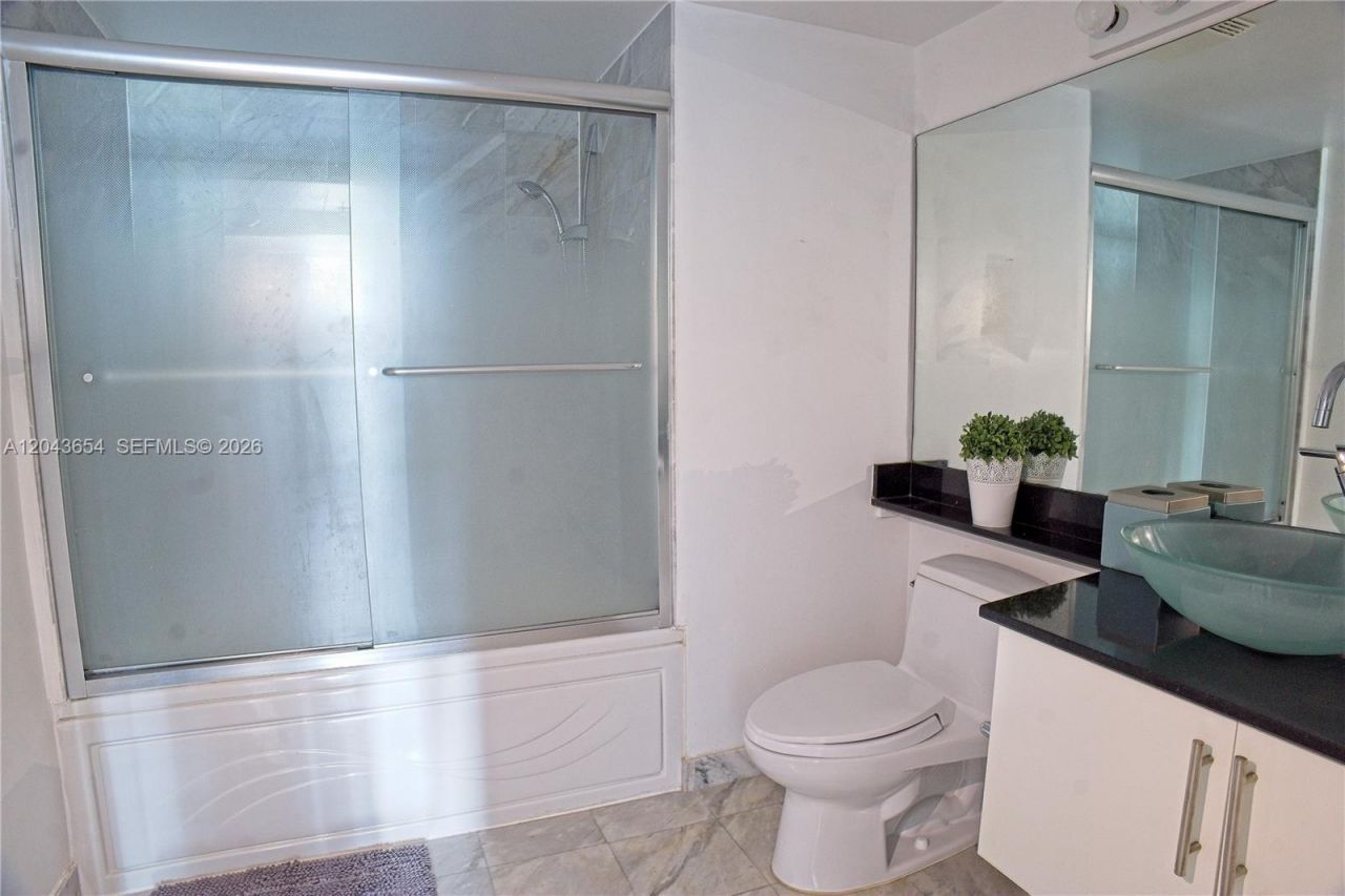 31 SE 5th, Unit 1203, Miami, FL 33131 Photo