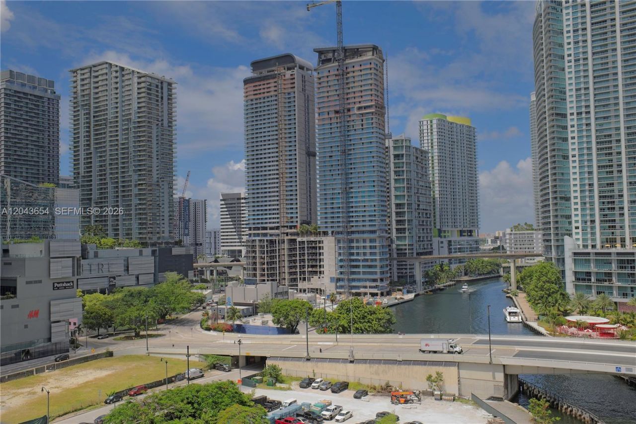 31 SE 5th, Unit 1203, Miami, FL 33131 Photo