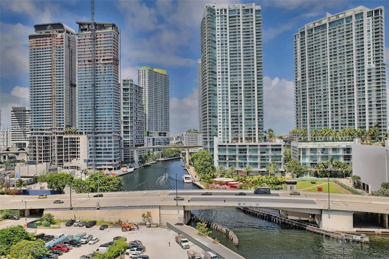 31 SE 5th, Unit 1203, Miami, FL 33131 Photo