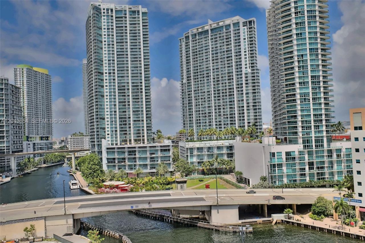 31 SE 5th, Unit 1203, Miami, FL 33131 Photo