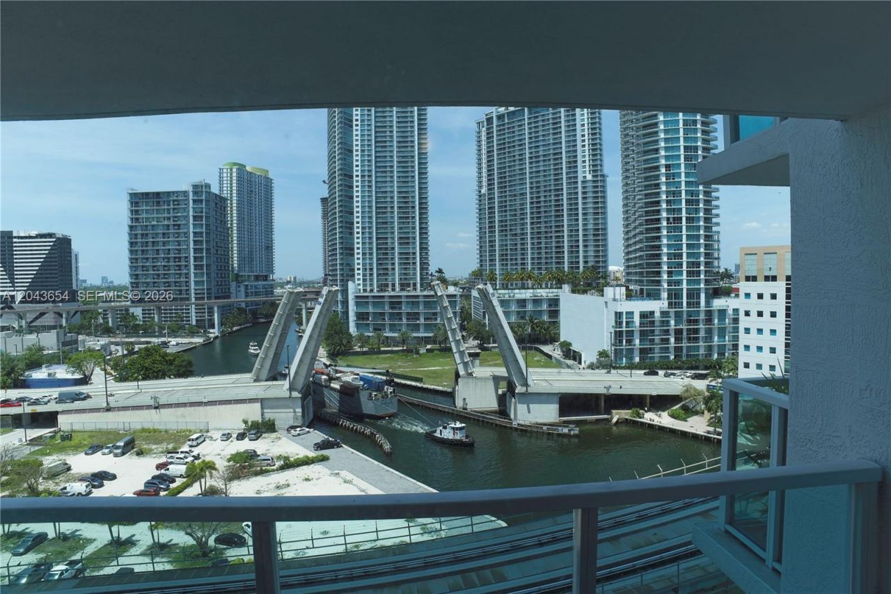 31 SE 5th, Unit 1203, Miami, FL 33131 Photo