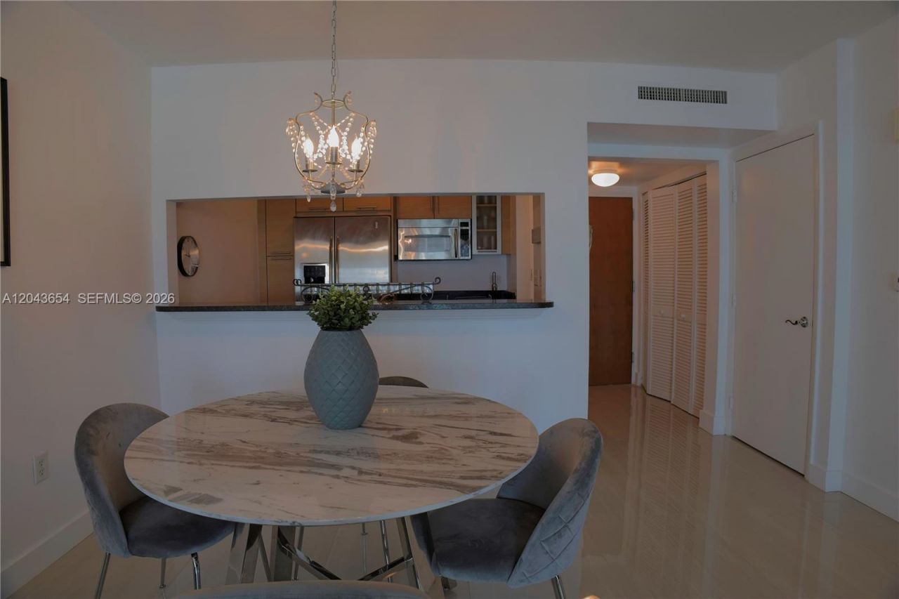 31 SE 5th, Unit 1203, Miami, FL 33131 Photo