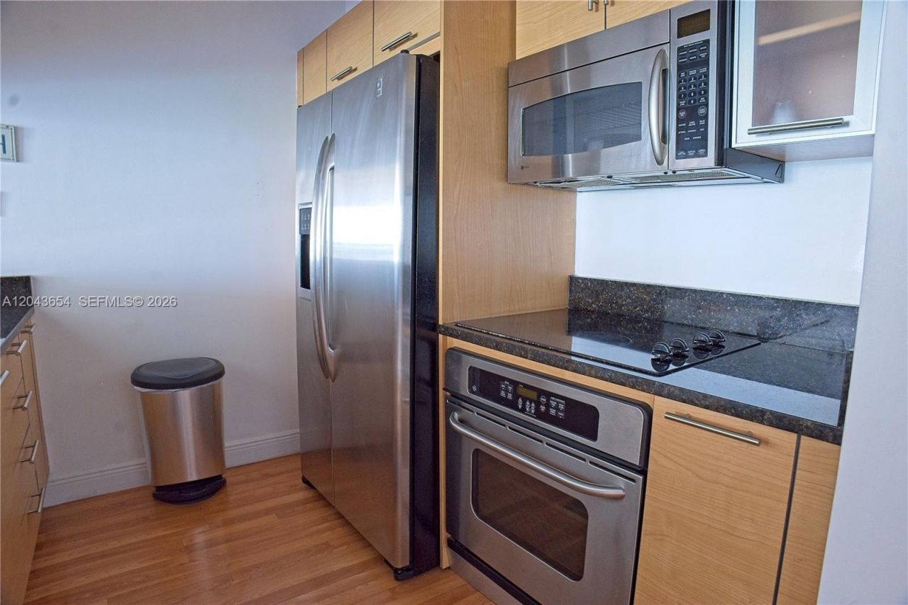 31 SE 5th , Unit 1203, Miami, FL 33131 Photo