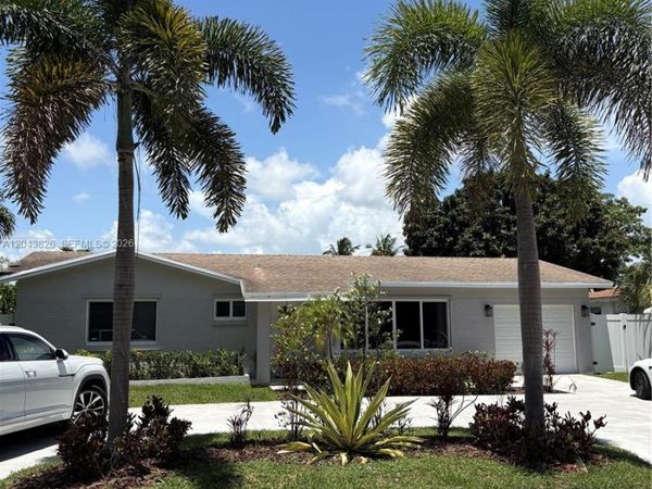 3397 NE 20th Ave , Oakland Park, FL 33306