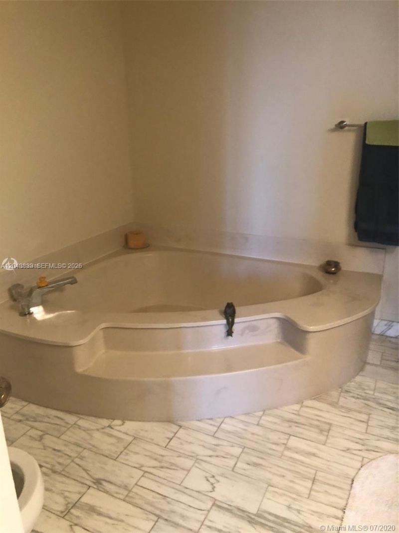 2000 Towerside Ter , Unit 905, Miami, FL 33138 Photo