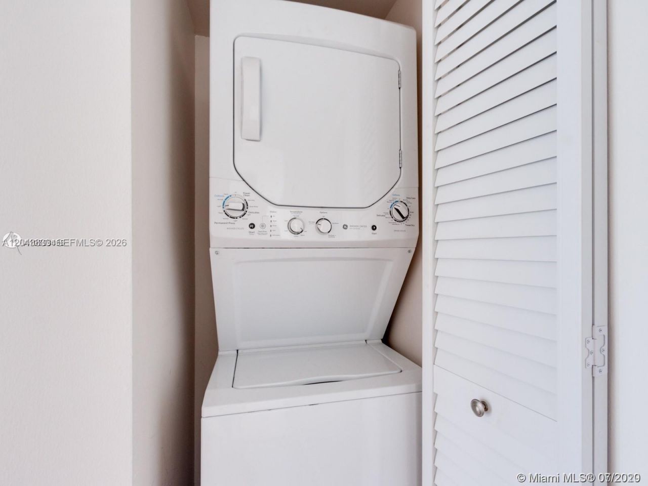 2000 Towerside Ter , Unit 905, Miami, FL 33138 Photo