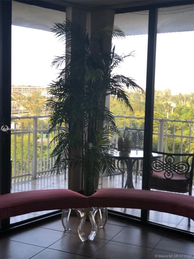 2000 Towerside Ter , Unit 905, Miami, FL 33138 Photo