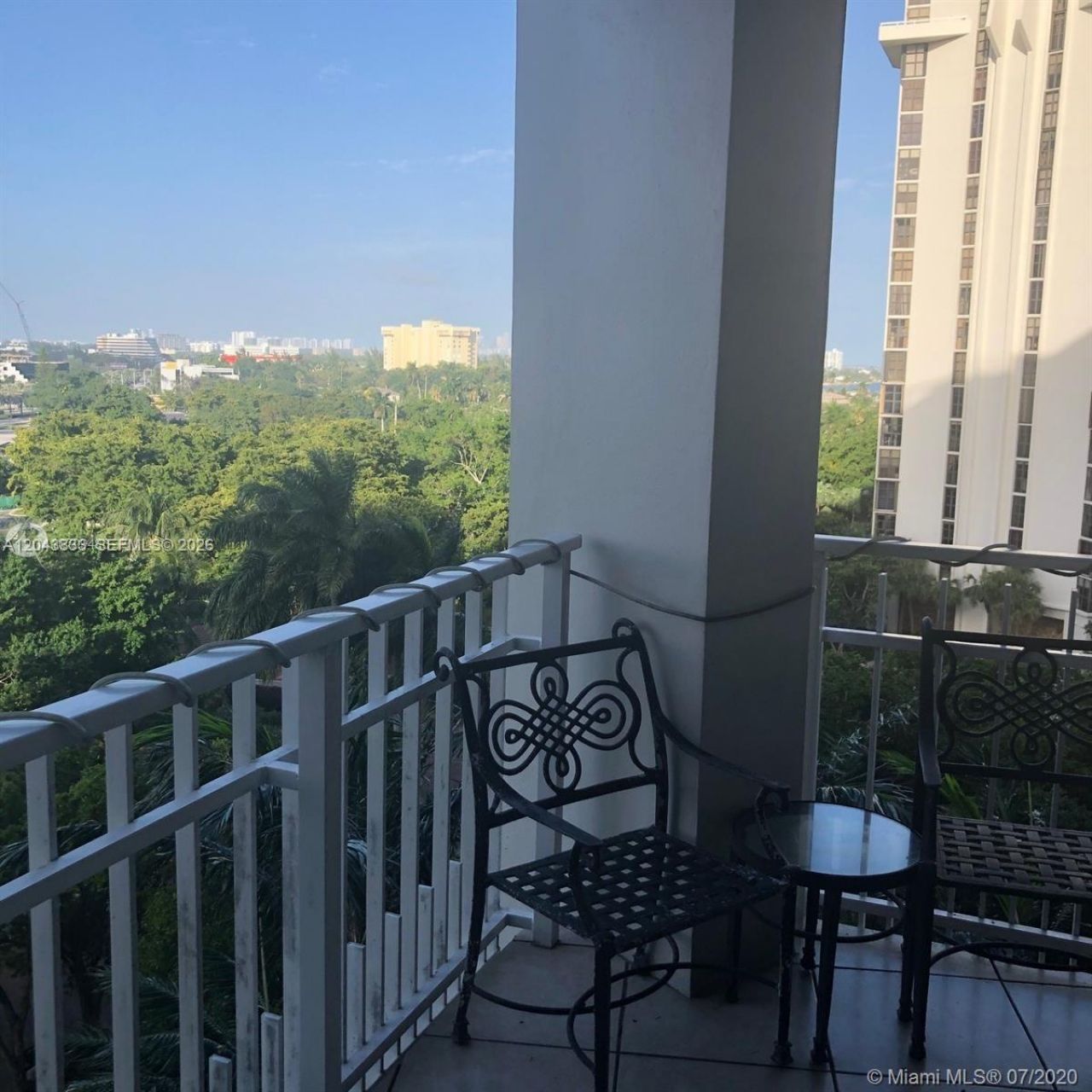 2000 Towerside Ter , Unit 905, Miami, FL 33138 Photo