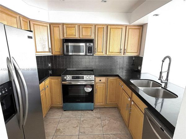 20335 W Country Club Dr , Unit 2210, Aventura, FL 33180