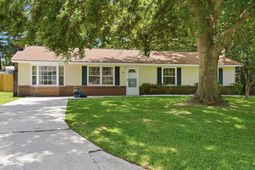227 Farm Road photo 4