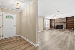 227 Farm Road photo 4