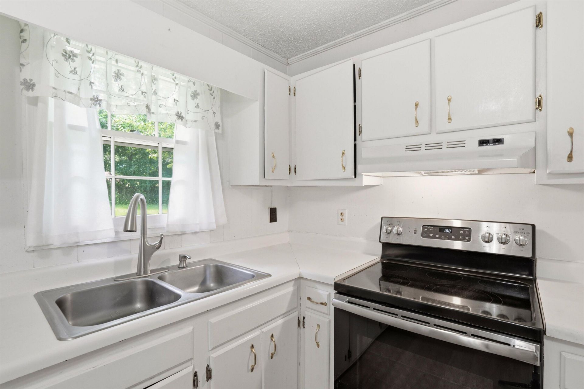 227 Farm Road Photo 9
