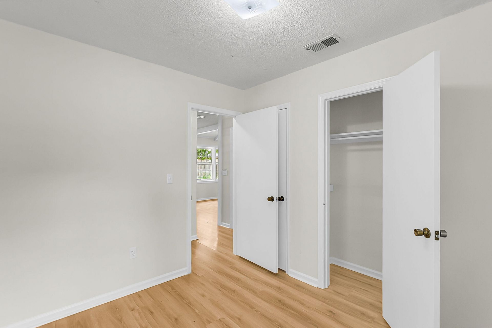 111 Duncan Court Photo 19