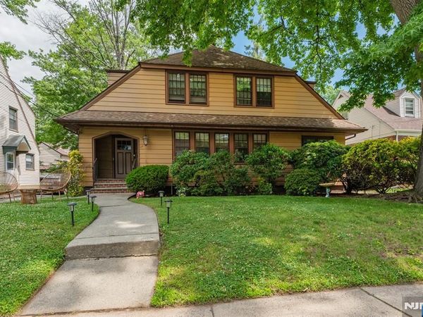 529 Wyndham Road, TEANECK, NJ 07666