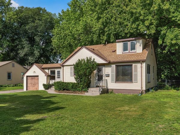4921 Zenith Avenue N, Brooklyn Center, MN 55429