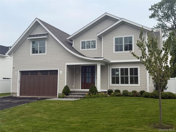 738 Motts Cove Road N, Glen Head, NY 11545