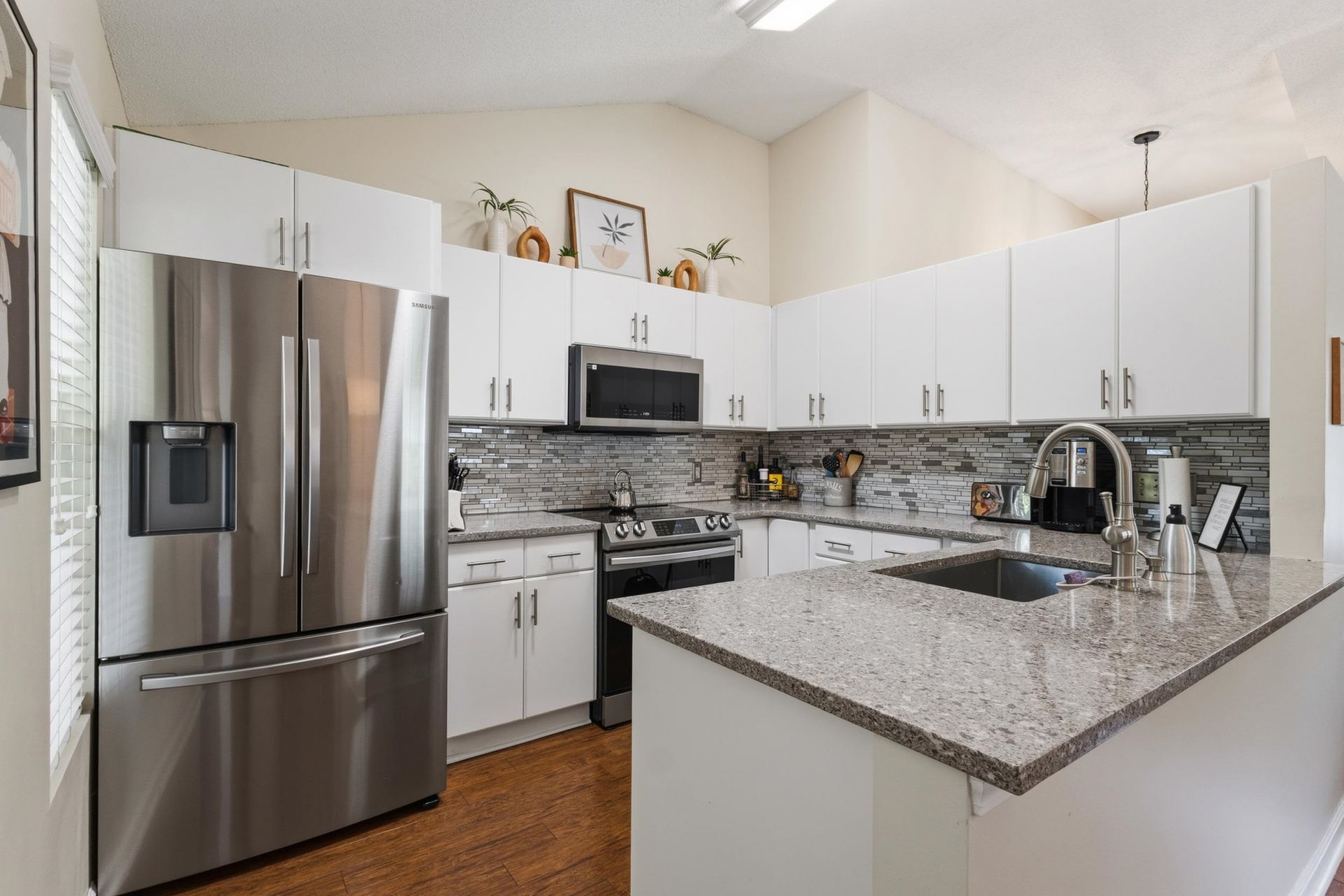 9805 Simonton Ct. Photo 17