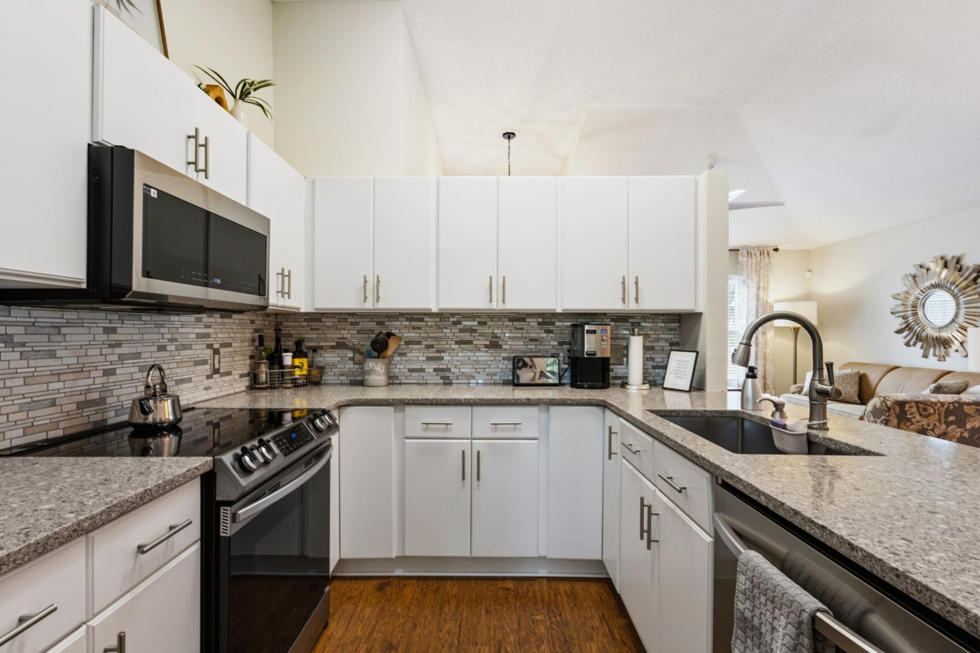 9805 Simonton Ct. Photo 19