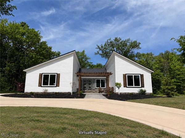 3940 Ellendale Road, Moreland Hills, OH 44022