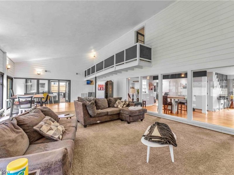 607 Castle Boulevard, Akron, OH 44313 Photo 11
