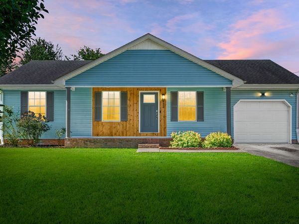 932 Linda Dr, Oak Grove, KY 42262