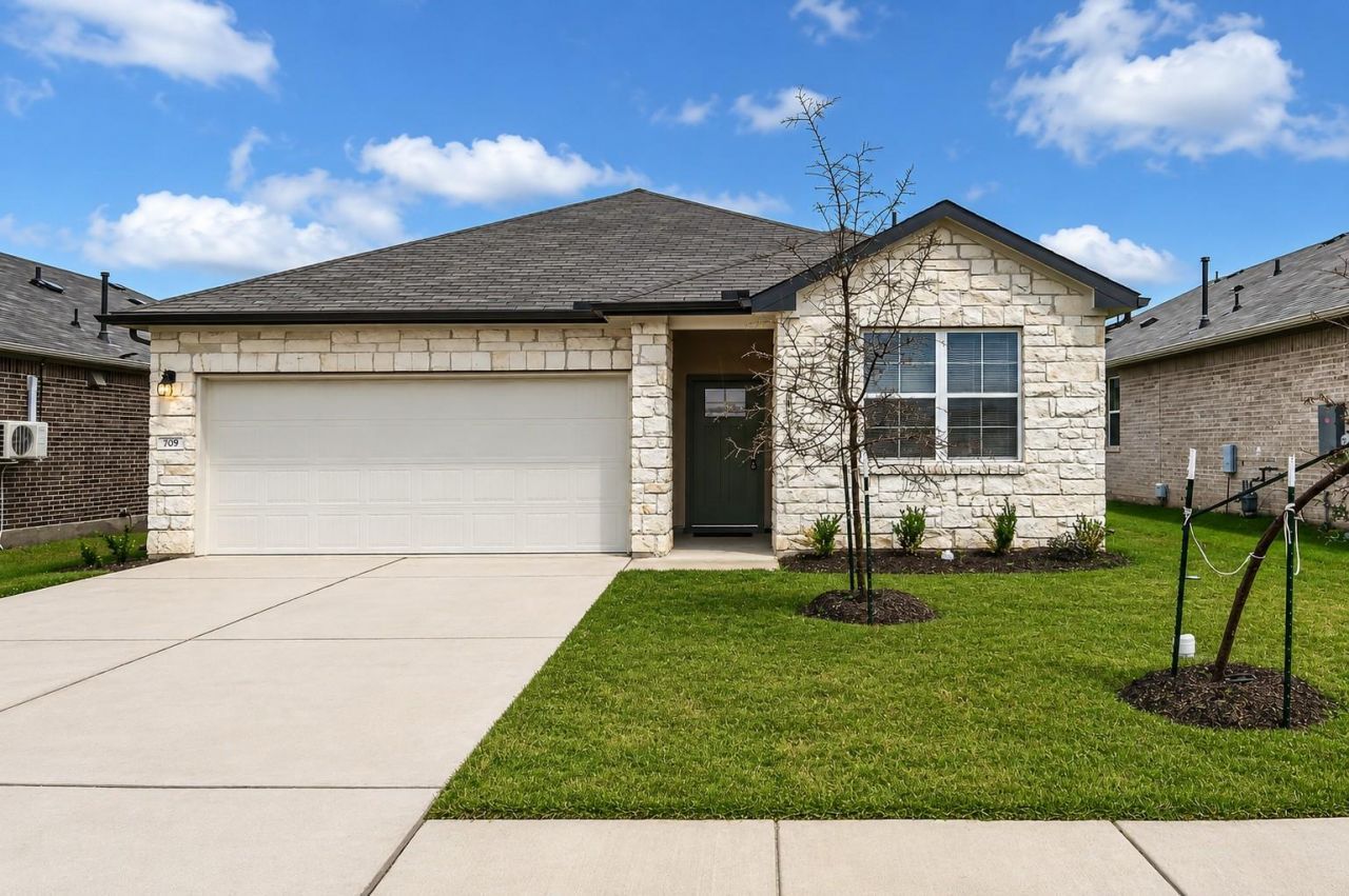 709 Iron Bridge Rd, Georgetown, TX 78626 Main Photo