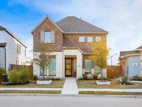 932 Azul Lagoon DR, Unit 18, Leander, TX 78641