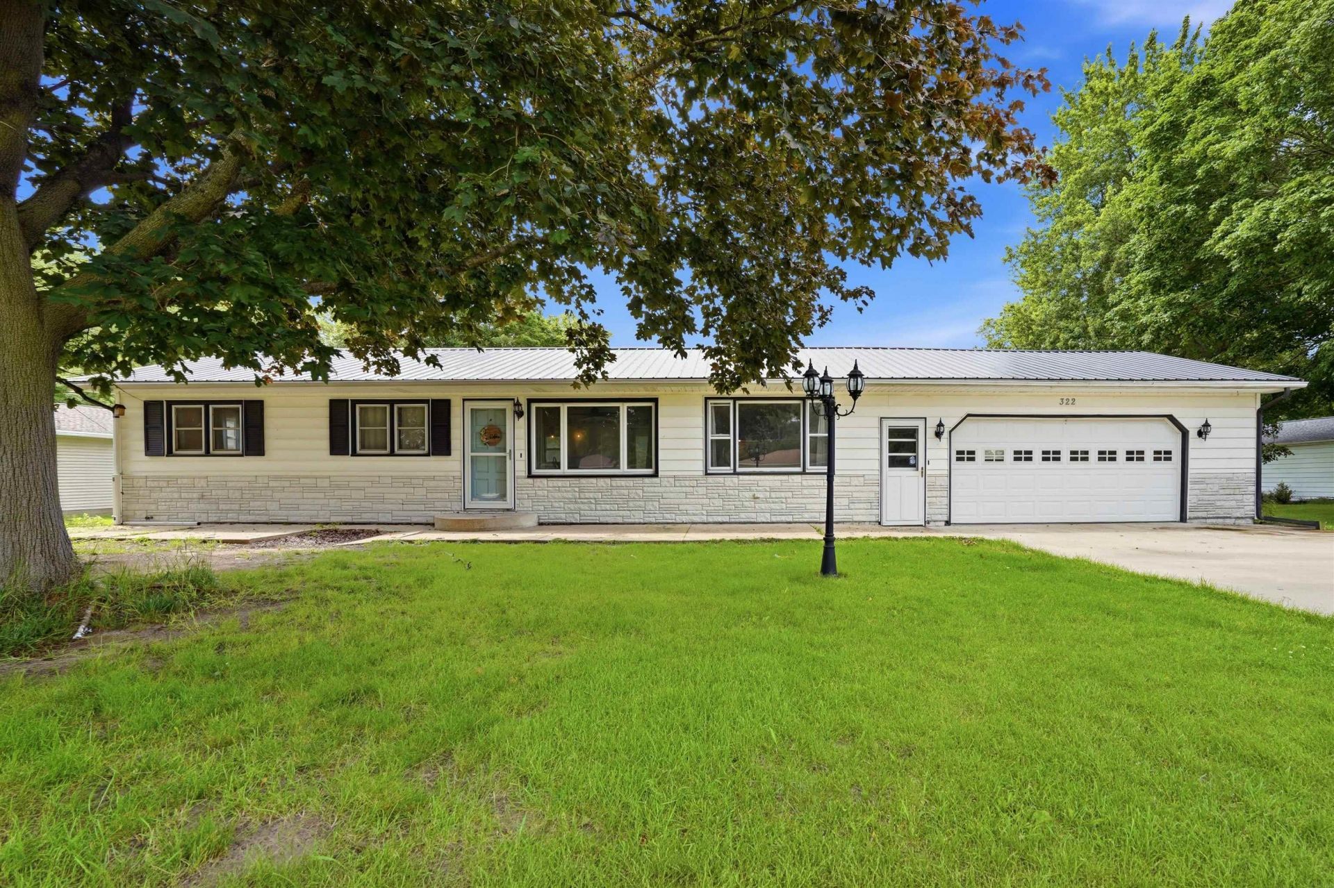 322 Crestridge Drive, Waterloo, IA 50702 Main Photo