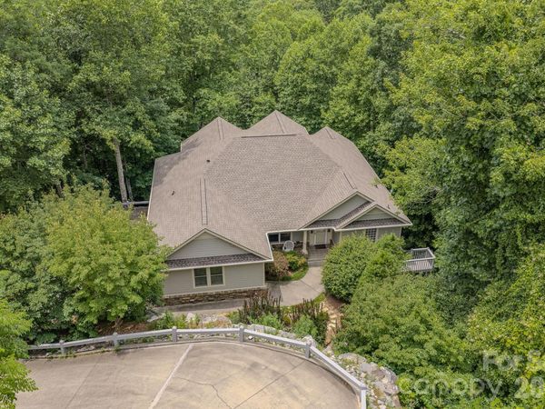 329 Mountain Crest Drive, Hendersonville, NC 28739