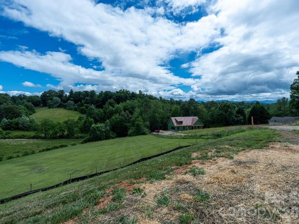 112 Grandview Drive, Alexander, NC 28701