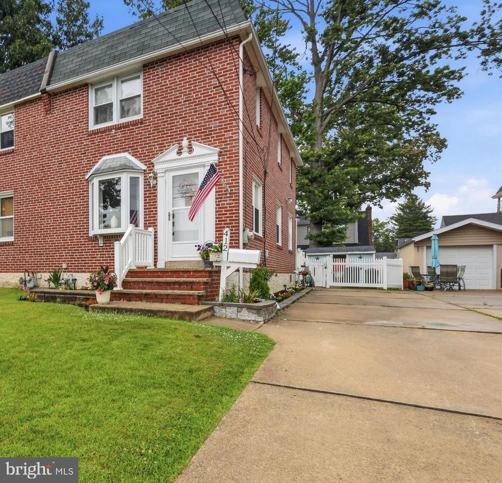412 HAZEL AVENUE , FOLSOM, PA 19033
