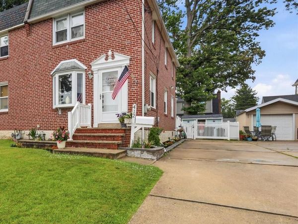 412 HAZEL AVENUE, FOLSOM, PA 19033