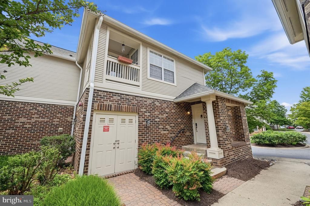 45071 Brae Terrace, Unit 202, Ashburn, VA 20147 Main Photo
