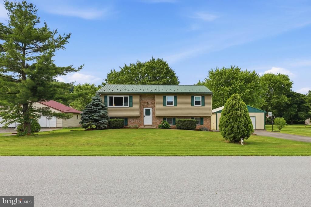 115 MEADOWLARK LANE, MOHNTON, PA 19540