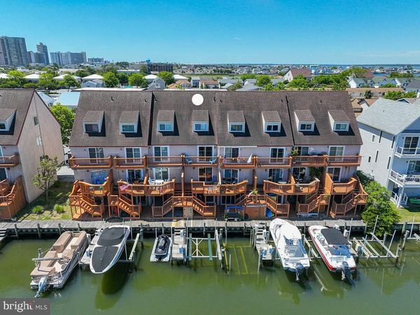 124 NEWPORT BAY DRIVE, Unit 7, OCEAN CITY, MD 21842