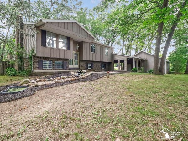 11589 Brookshire Drive, Temperance, MI 48182