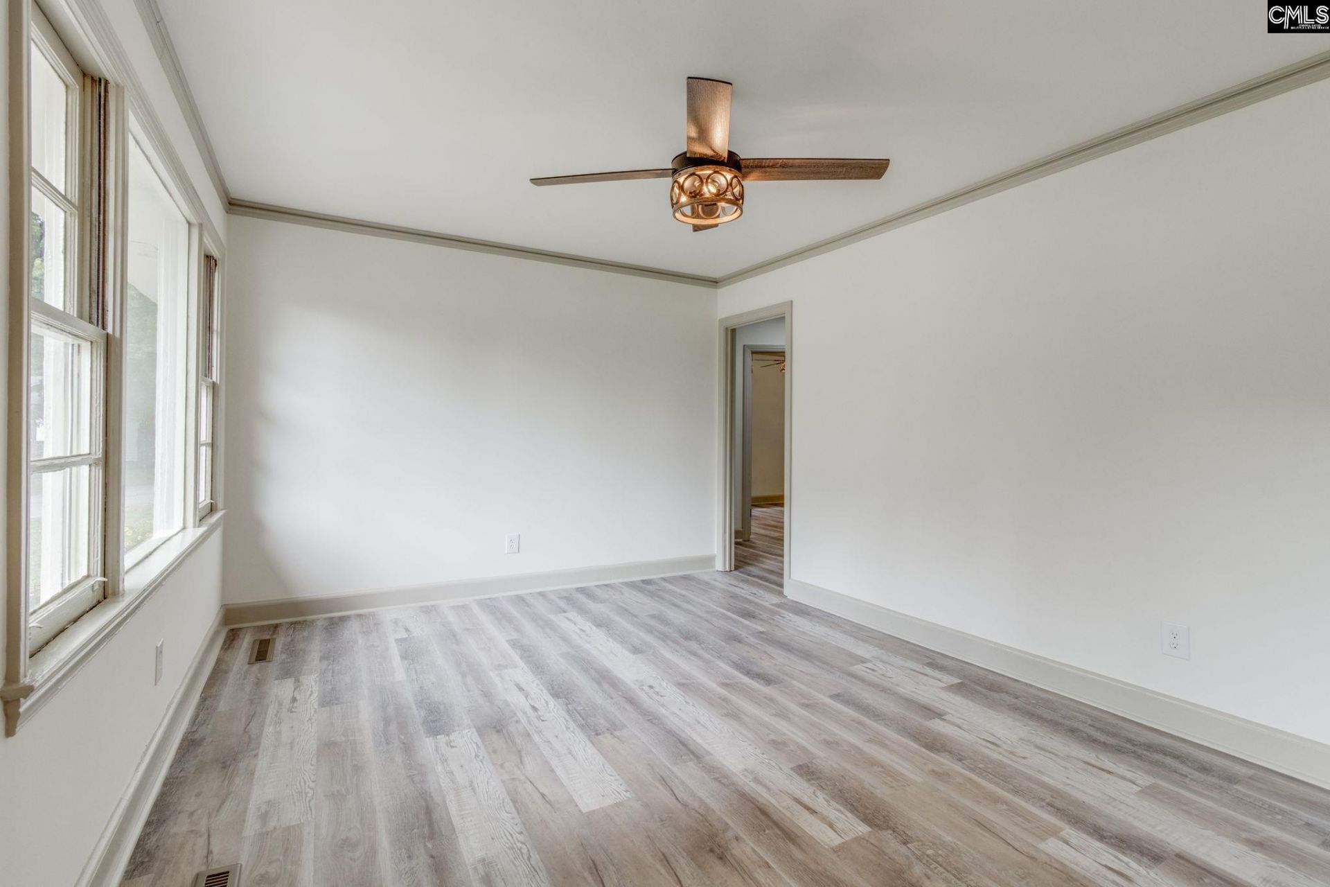 701 E Charlotte Avenue  Photo 4