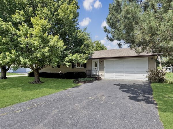 309 Maple Avenue , Forreston, IL 61030
