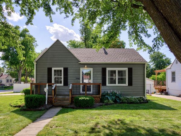 2506 60th Street, Des Moines, IA 50322
