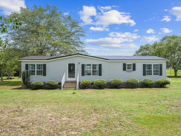 6370 Wayne Memorial Drive NE, Pikeville, NC 27863