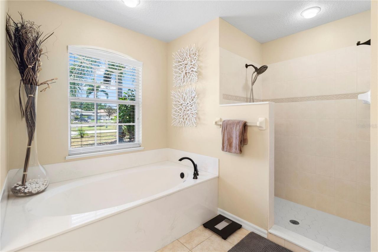 4541 33rd Court E, Bradenton, FL 34203 Photo