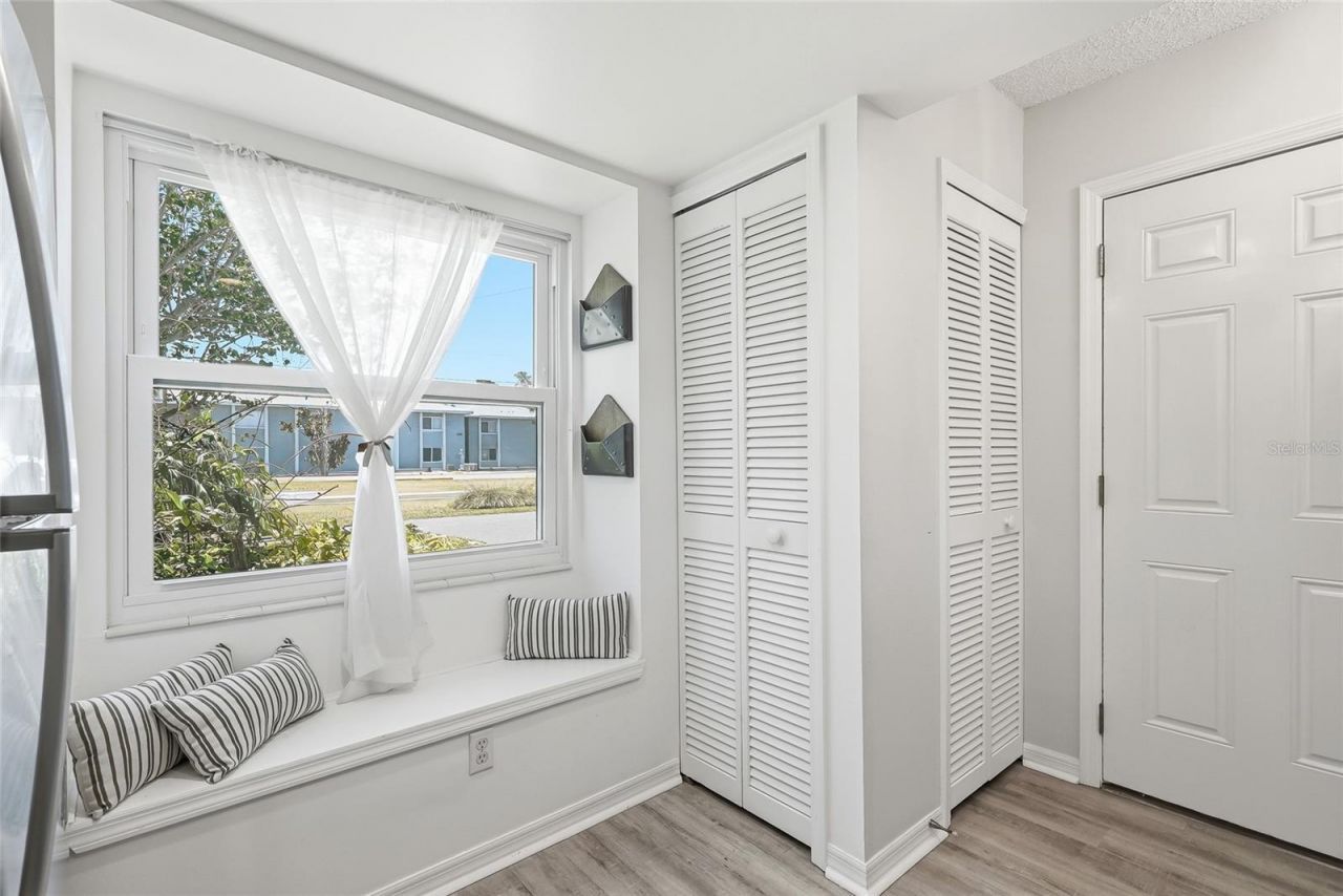 366 47th Avenue N, Unit 5, Saint Petersburg, FL 33703 Photo